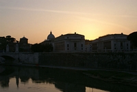 Blick ber den Tiber zum Petersdom