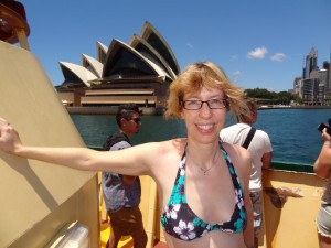Katharina auf der Fähre vor dem Sydney Opera House